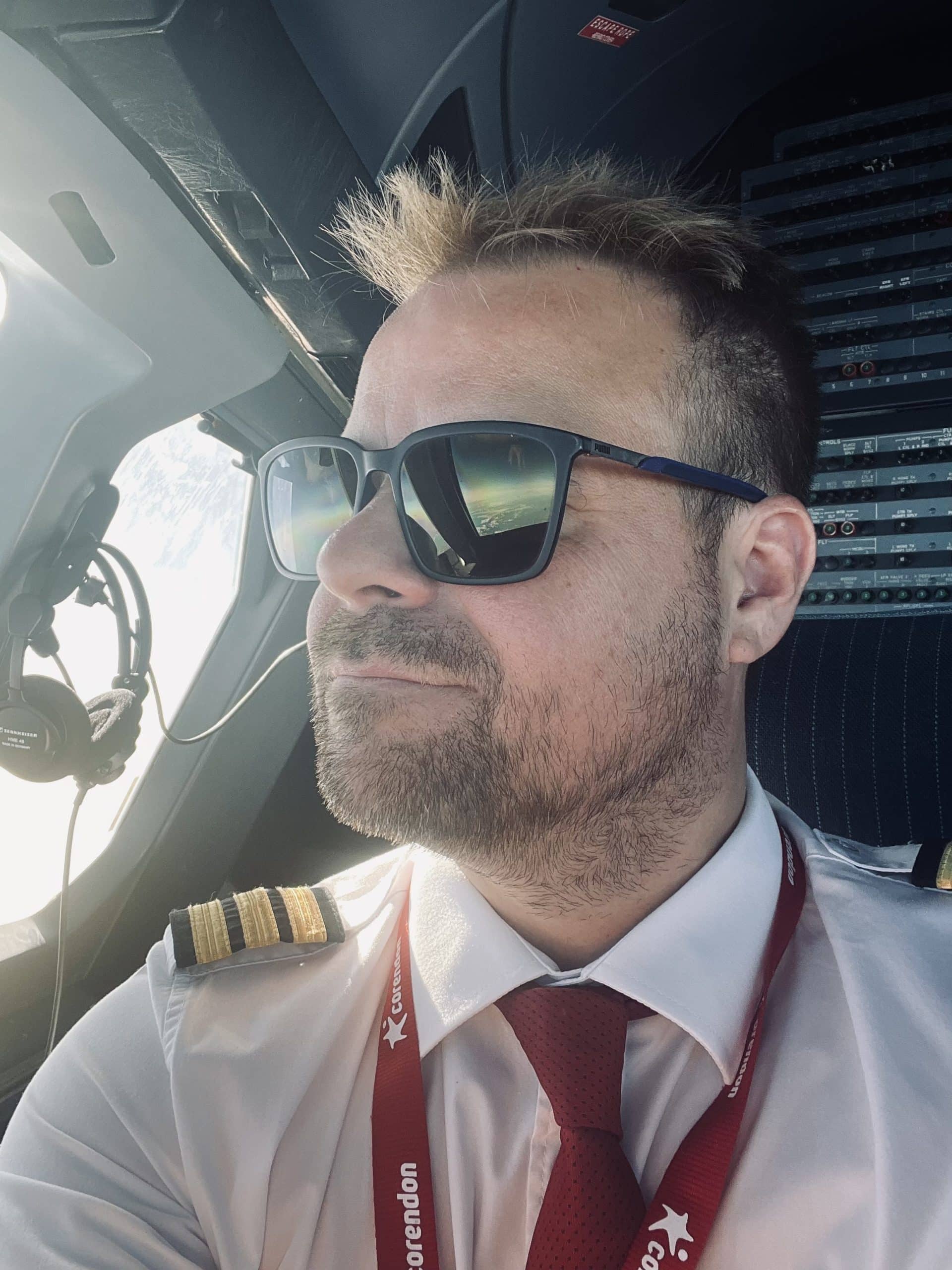 Pilot Sinej - Airbus A320 First Officer